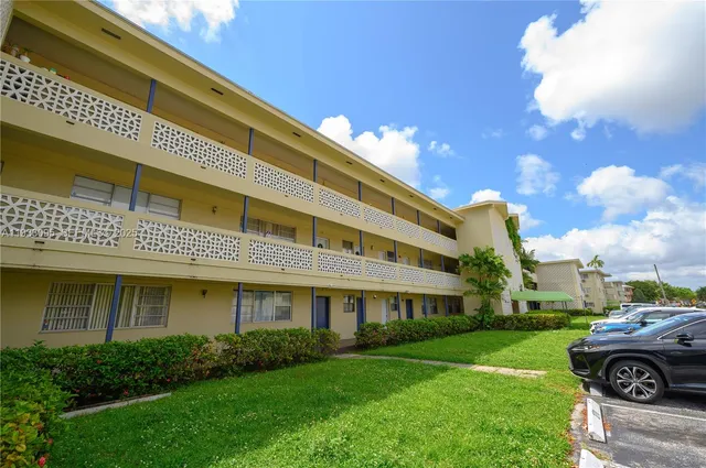 $2,400 | 11960 Northeast 19th Drive, Unit 17, North Miami, FL 33181