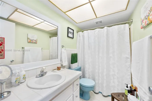 $2,400 | 11960 Northeast 19th Drive, Unit 17, North Miami, FL 33181