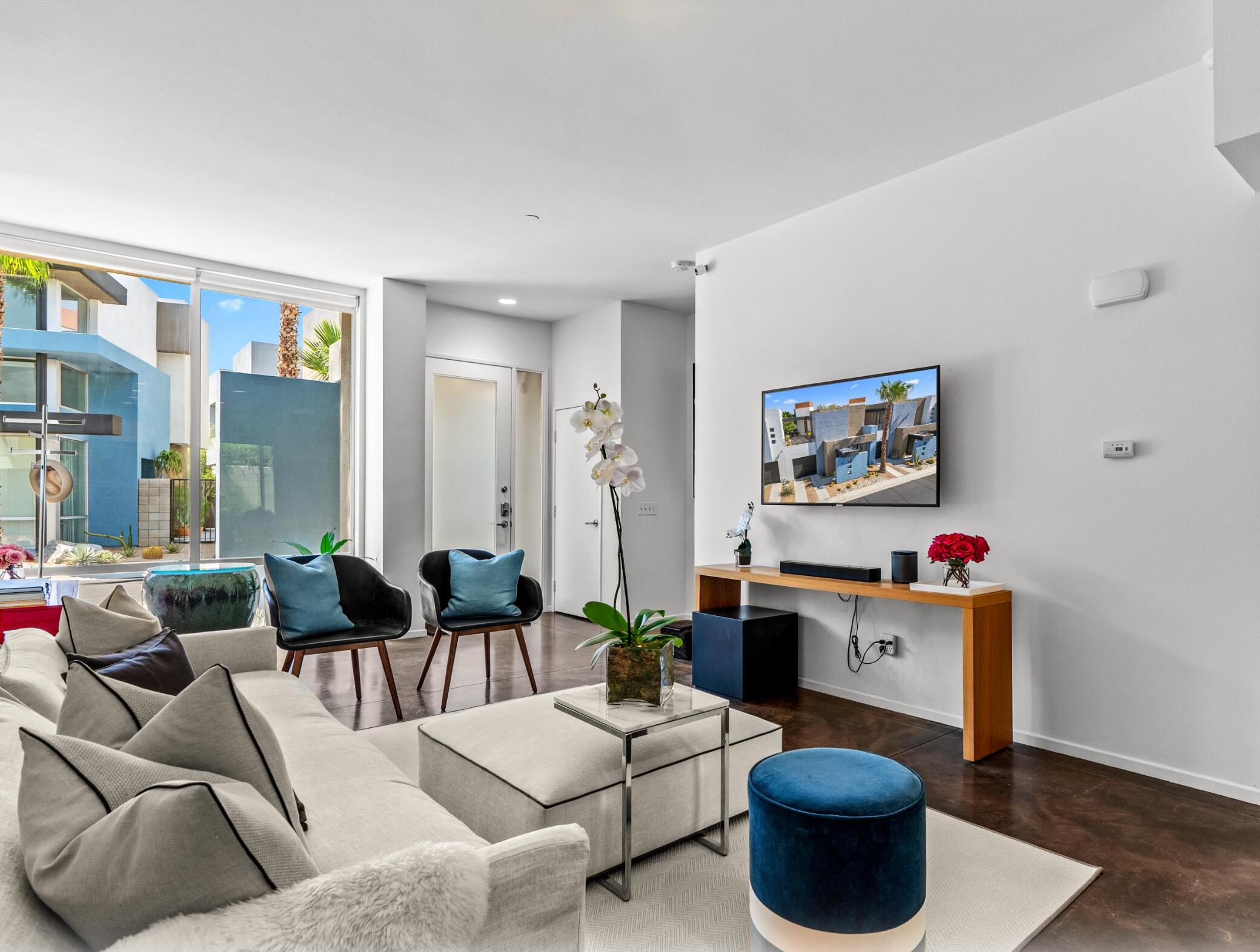 222 Breeze Loop Palm Springs, CA 92262 - Photo 6 of 42 29 28 living room cropped