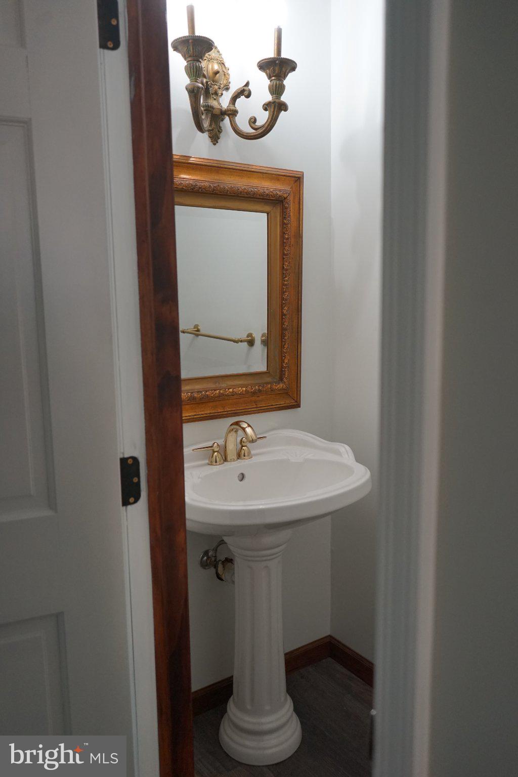 96 Farnwood Road Mount Laurel, NJ 08054 - Photo 4 of 30 Elegant half-bath with vintage charm.