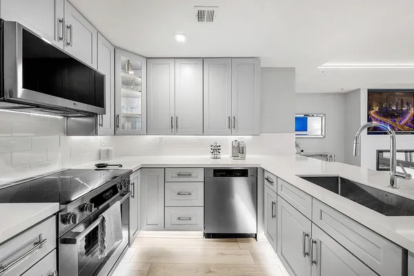 $725,000 | 255 Evernia Street, Unit 1115, West Palm Beach, FL 33401