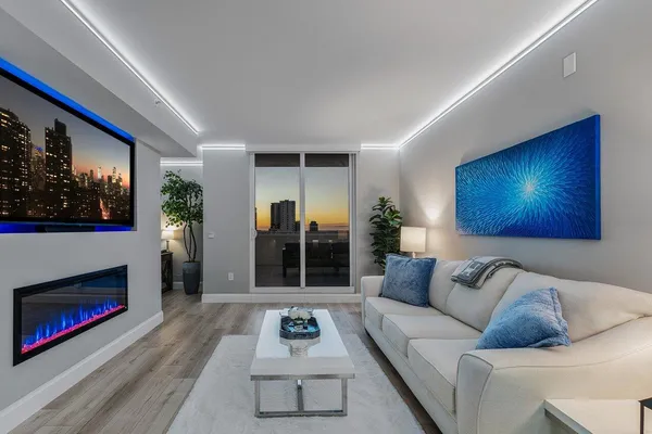 $725,000 | 255 Evernia Street, Unit 1115, West Palm Beach, FL 33401