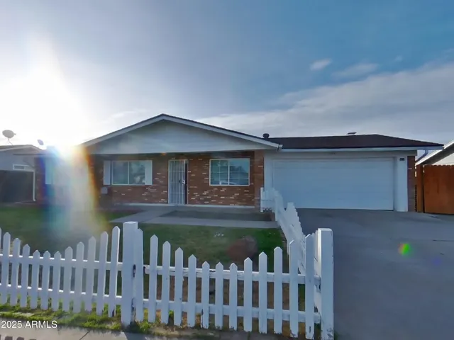 $2,349 | 1445 East Edgewood Avenue, Mesa, AZ 85204