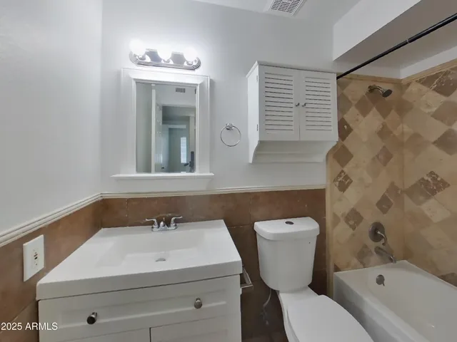 $2,349 | 1445 East Edgewood Avenue, Mesa, AZ 85204