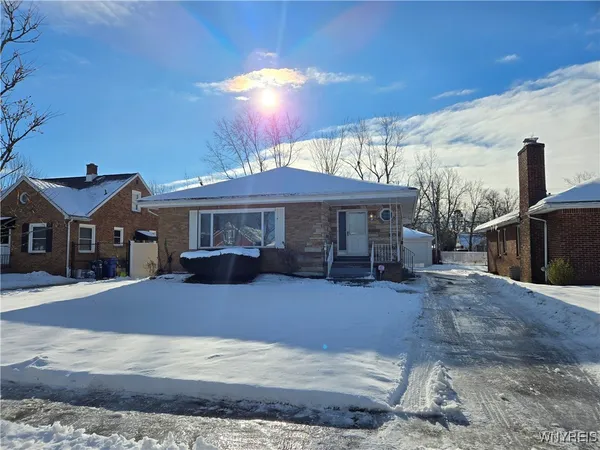 $1,800 | 39 Lennox Avenue, Amherst, NY 14226