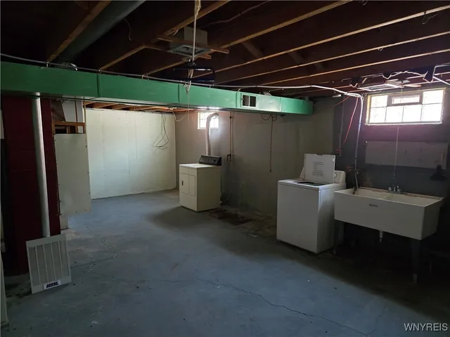 $1,800 | 39 Lennox Avenue, Amherst, NY 14226