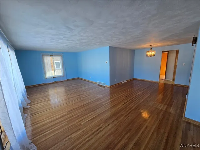 $1,800 | 39 Lennox Avenue, Amherst, NY 14226