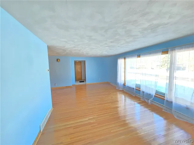 $1,800 | 39 Lennox Avenue, Amherst, NY 14226