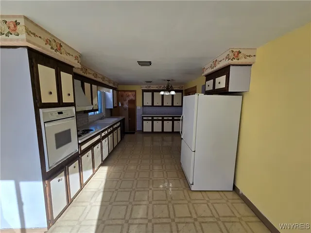 $1,800 | 39 Lennox Avenue, Amherst, NY 14226