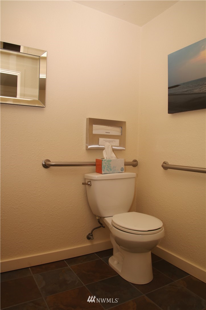 8304 196th Street Southwest Edmonds, WA 98026 - Photo 17 of 24 Gallery Image 17