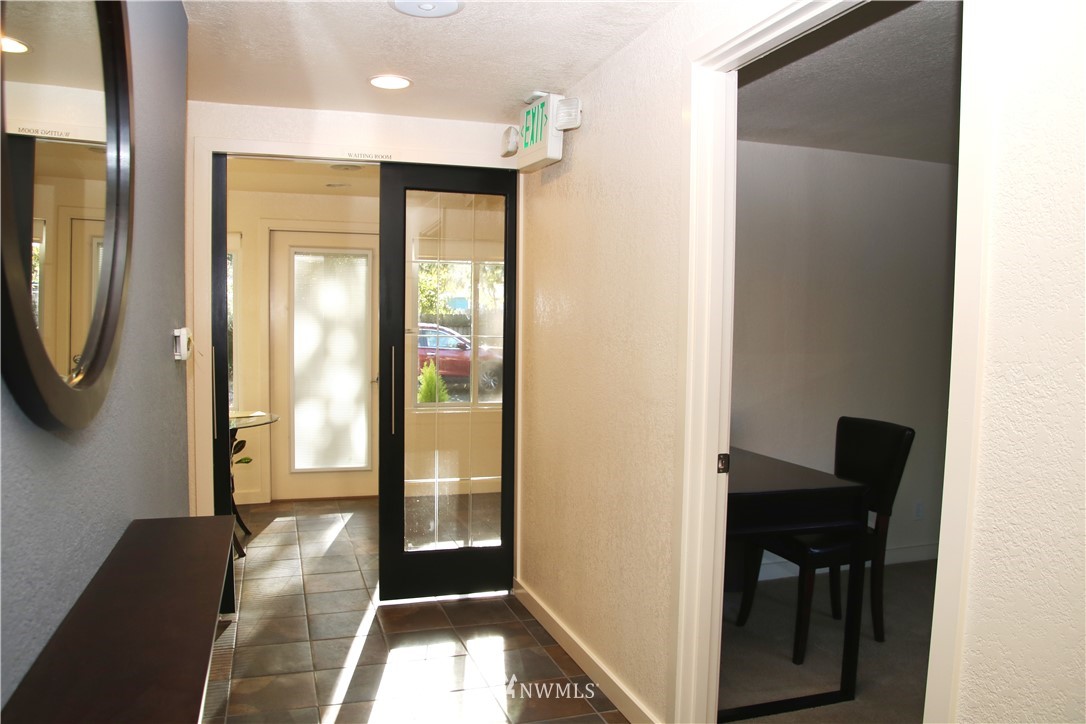 8304 196th Street Southwest Edmonds, WA 98026 - Photo 6 of 24 Gallery Image 6