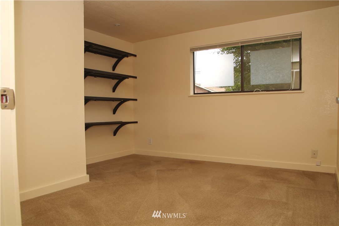8304 196th Street Southwest Edmonds, WA 98026 - Photo 10 of 24 Gallery Image 10