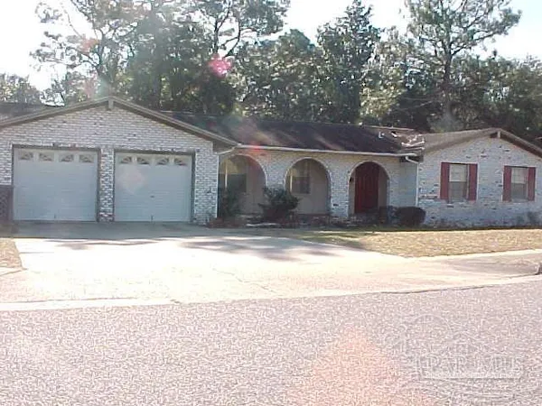 $1,600 | 1860 Broyhill Lane, Pensacola, FL 32526