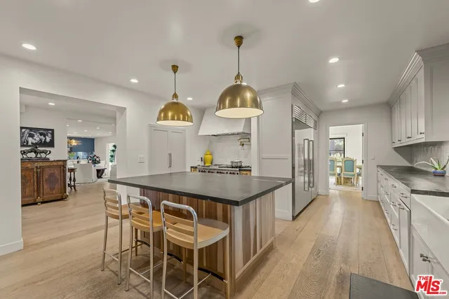 $38,000 | 520 North Bedford Drive, Beverly Hills, CA 90210