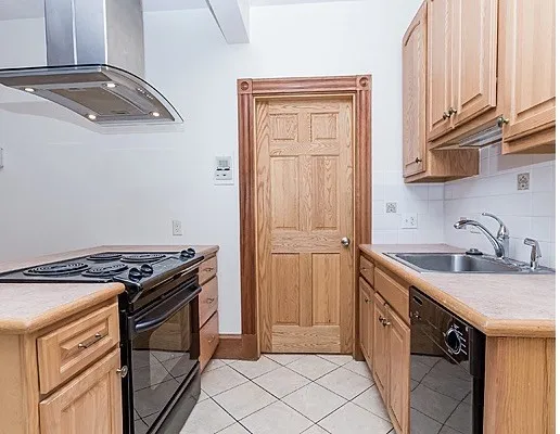 $3,725 | 97 Myrtle Street, Unit 1, Boston, MA 02114