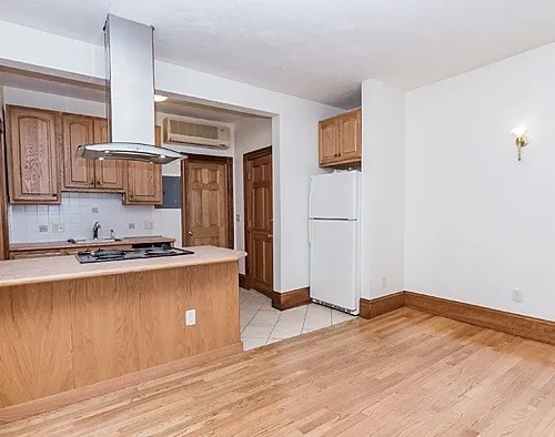 $3,725 | 97 Myrtle Street, Unit 1, Boston, MA 02114