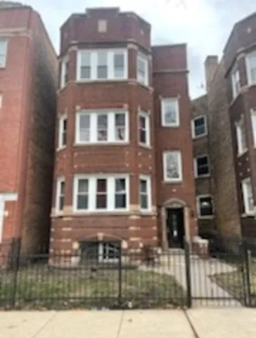 $1,800 | 1114 North Lawler Avenue, Unit 2, Chicago, IL 60651