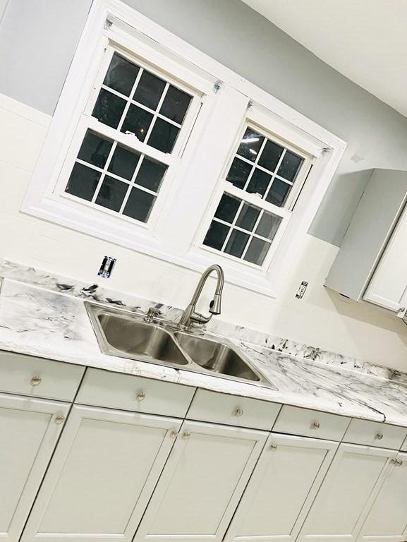 141 West Alvord Street Springfield, MA 01108 - Photo 4 of 8 Gallery Image 4
