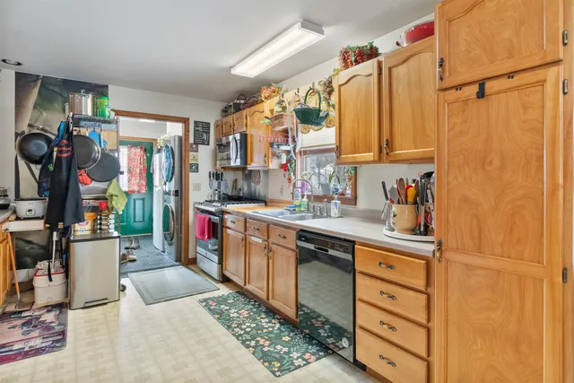 $420,000 | 77 Johnson St Ext Road, Hyde Park, VT 05655