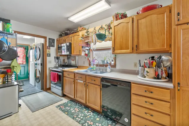 $420,000 | 77 Johnson St Ext Road, Hyde Park, VT 05655