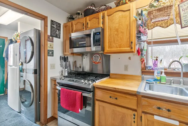 $420,000 | 77 Johnson St Ext Road, Hyde Park, VT 05655