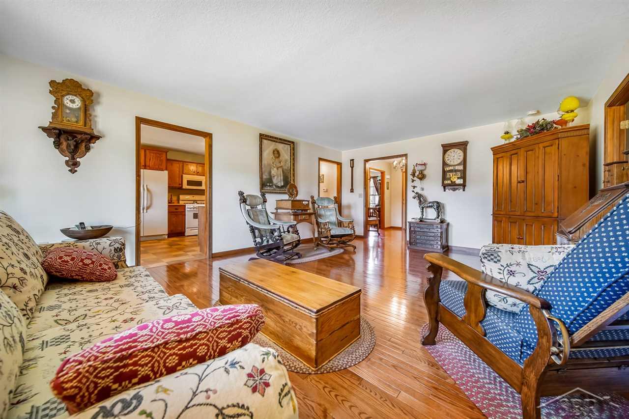 2087 East Cody Estey Road Pinconning, MI 48650 - Photo 15 of 36