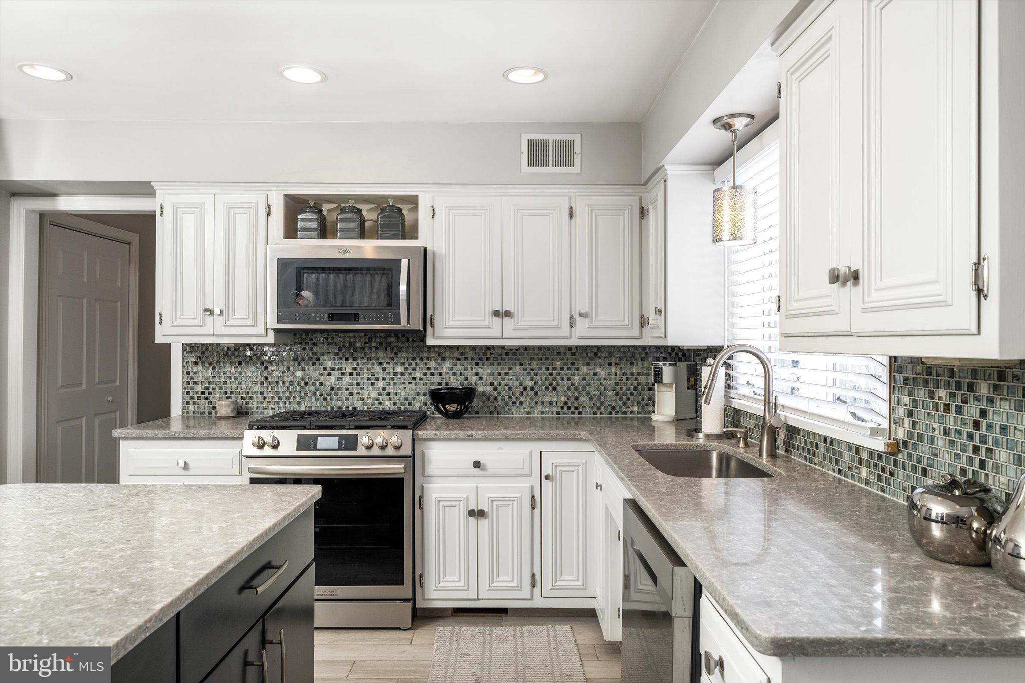 20 Azalea Way Hamilton, NJ 08690 - Photo 20 of 45