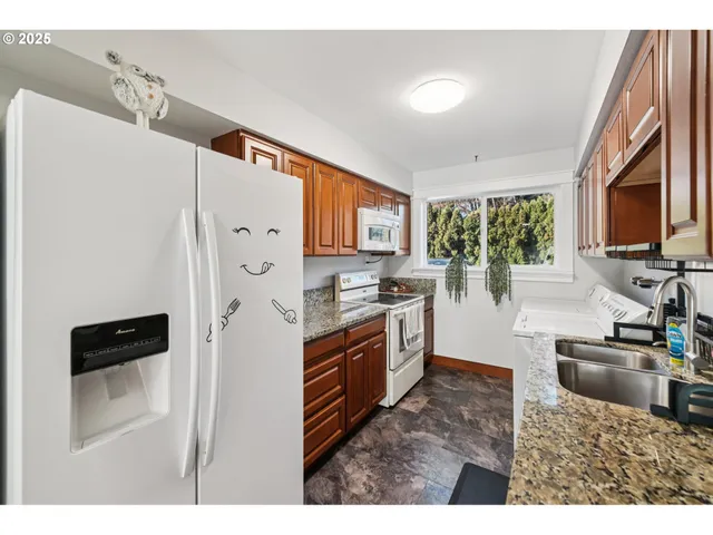 $269,900 | 1302 Northeast Hogan Drive, Unit 169, Gresham, OR 97030