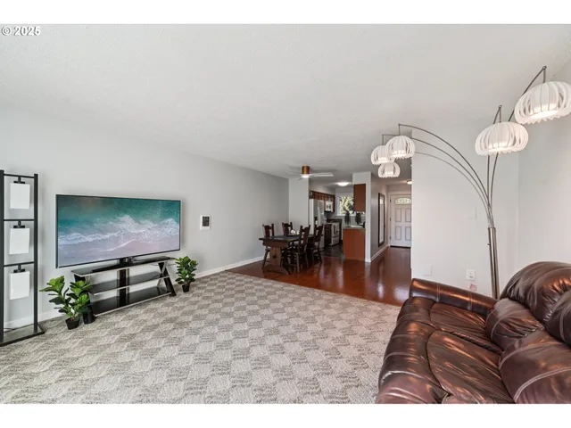 $269,900 | 1302 Northeast Hogan Drive, Unit 169, Gresham, OR 97030