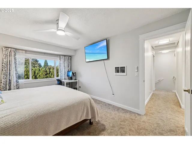 $269,900 | 1302 Northeast Hogan Drive, Unit 169, Gresham, OR 97030