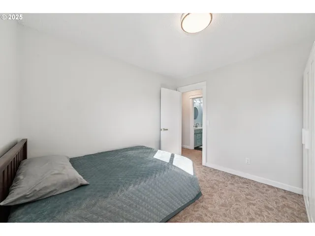 $269,900 | 1302 Northeast Hogan Drive, Unit 169, Gresham, OR 97030