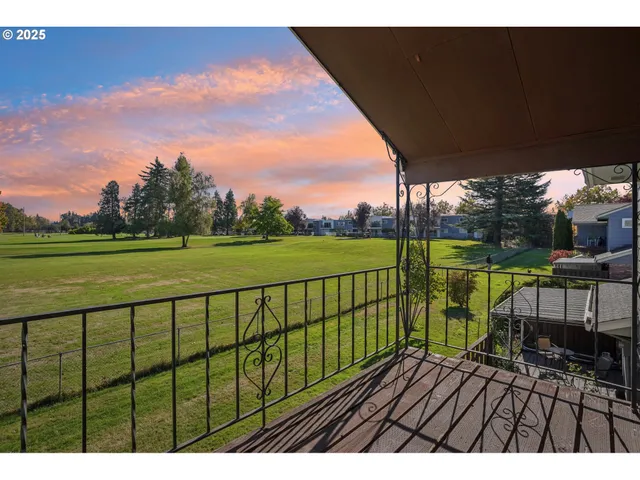 $269,900 | 1302 Northeast Hogan Drive, Unit 169, Gresham, OR 97030