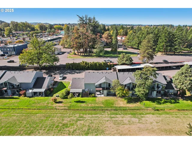 $269,900 | 1302 Northeast Hogan Drive, Unit 169, Gresham, OR 97030