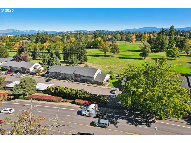$269,900 | 1302 Northeast Hogan Drive, Unit 169, Gresham, OR 97030