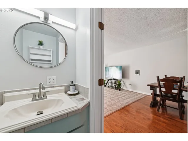 $269,900 | 1302 Northeast Hogan Drive, Unit 169, Gresham, OR 97030