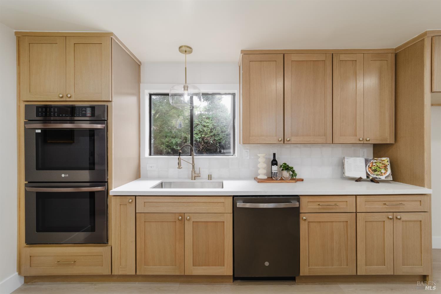 8061 Elphick Road Sebastopol, CA 95472 - Photo 11 of 52 Gallery Image 11