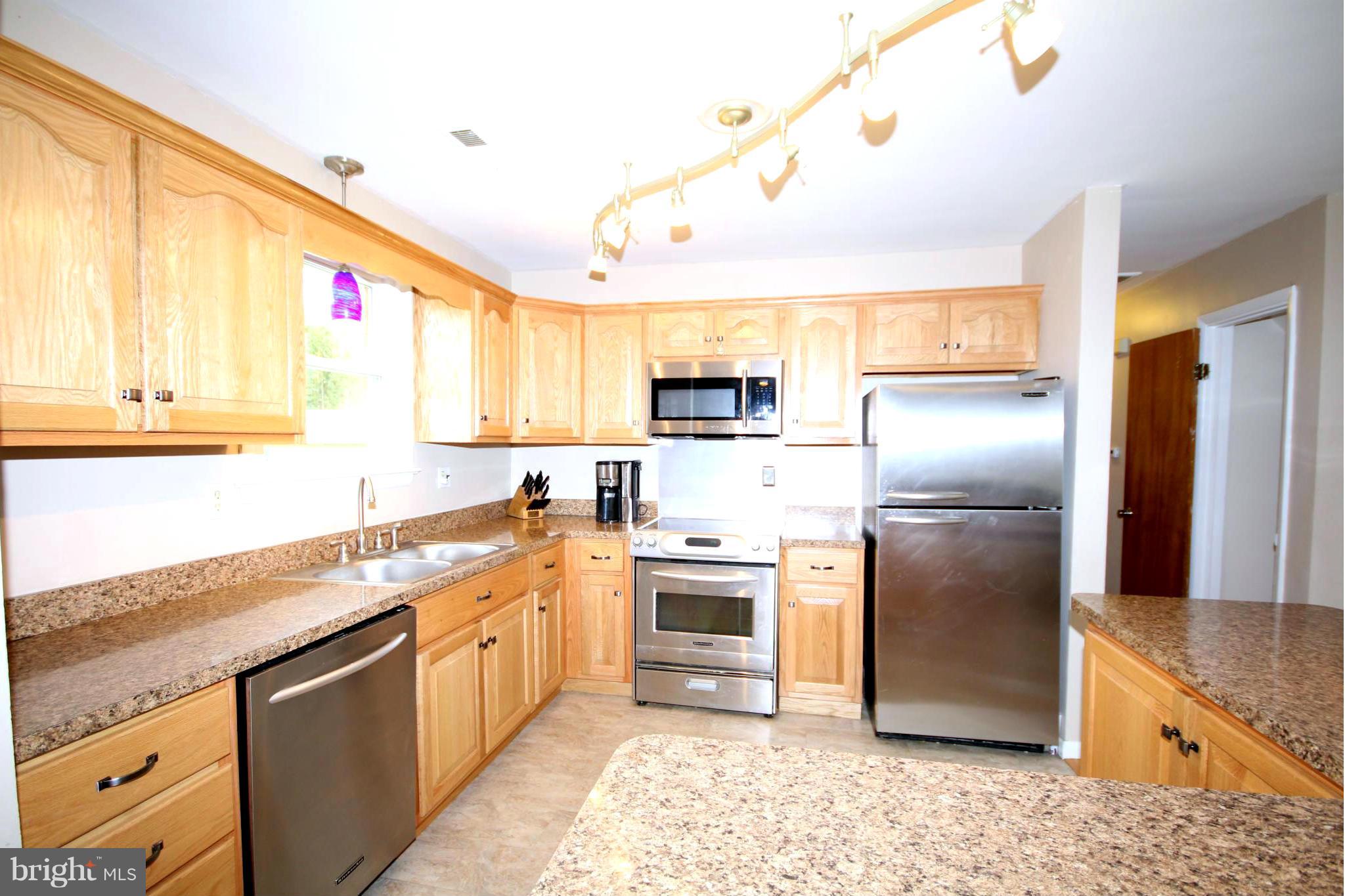 16708 Livingston Road Accokeek, MD 20607 - Photo 4 of 29 Kitchen