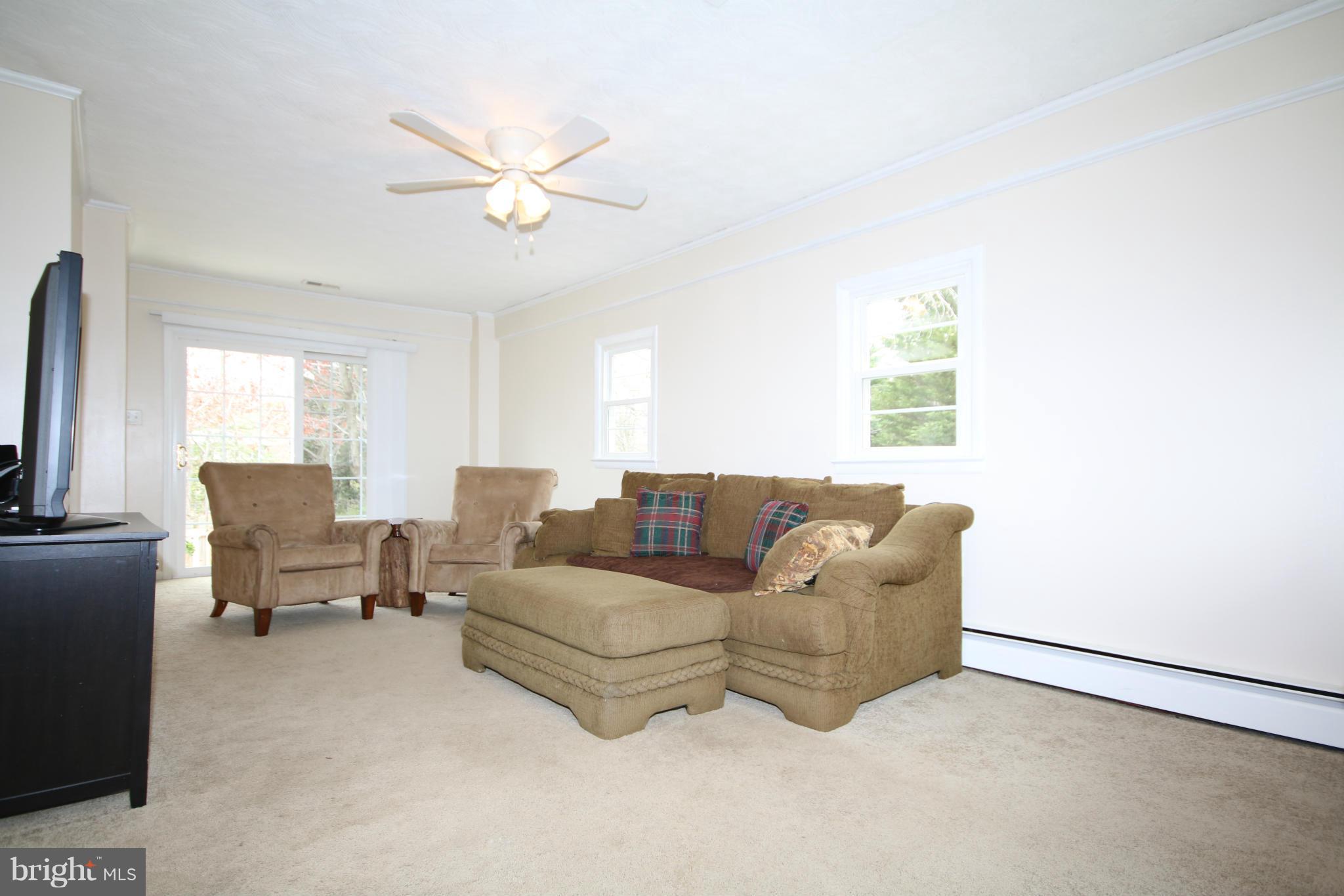 16708 Livingston Road Accokeek, MD 20607 - Photo 9 of 29 Family Room