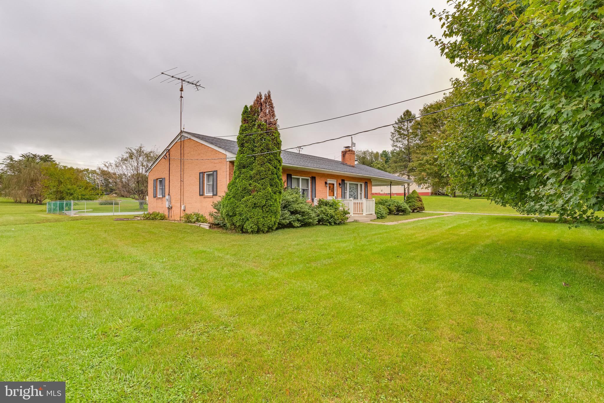 3561 Old Leetown Pike Ranson, WV 25438 - Photo 5 of 52