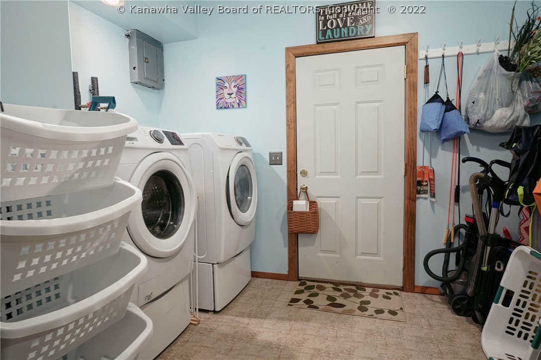 875 Harmons Creek Road Poca, WV 25159 - Photo 11 of 27 Gallery Image 11
