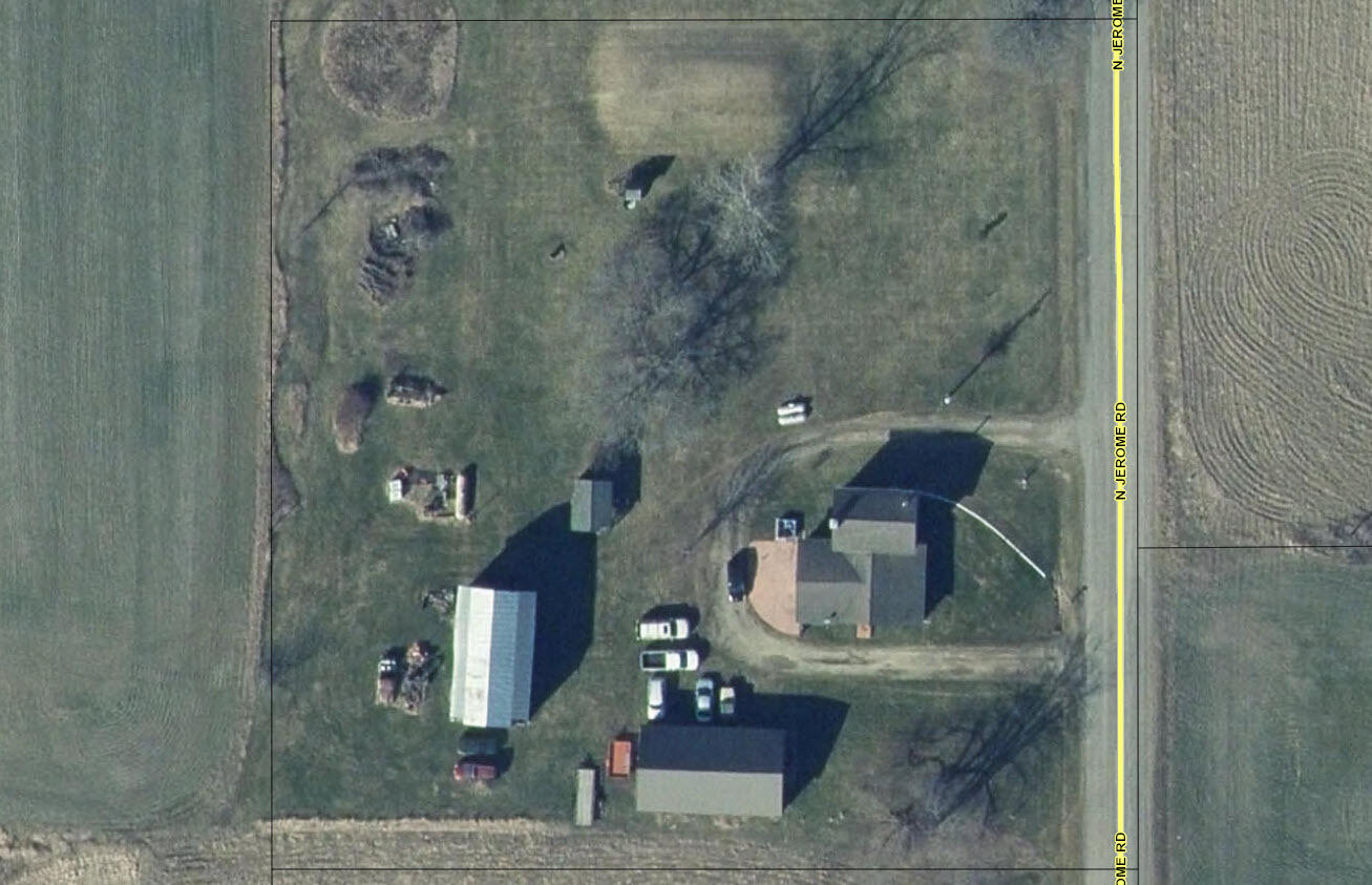 3740 Jerome Road North North Adams, MI 49262 - Photo 4 of 23 2025-04-15_17-53-31