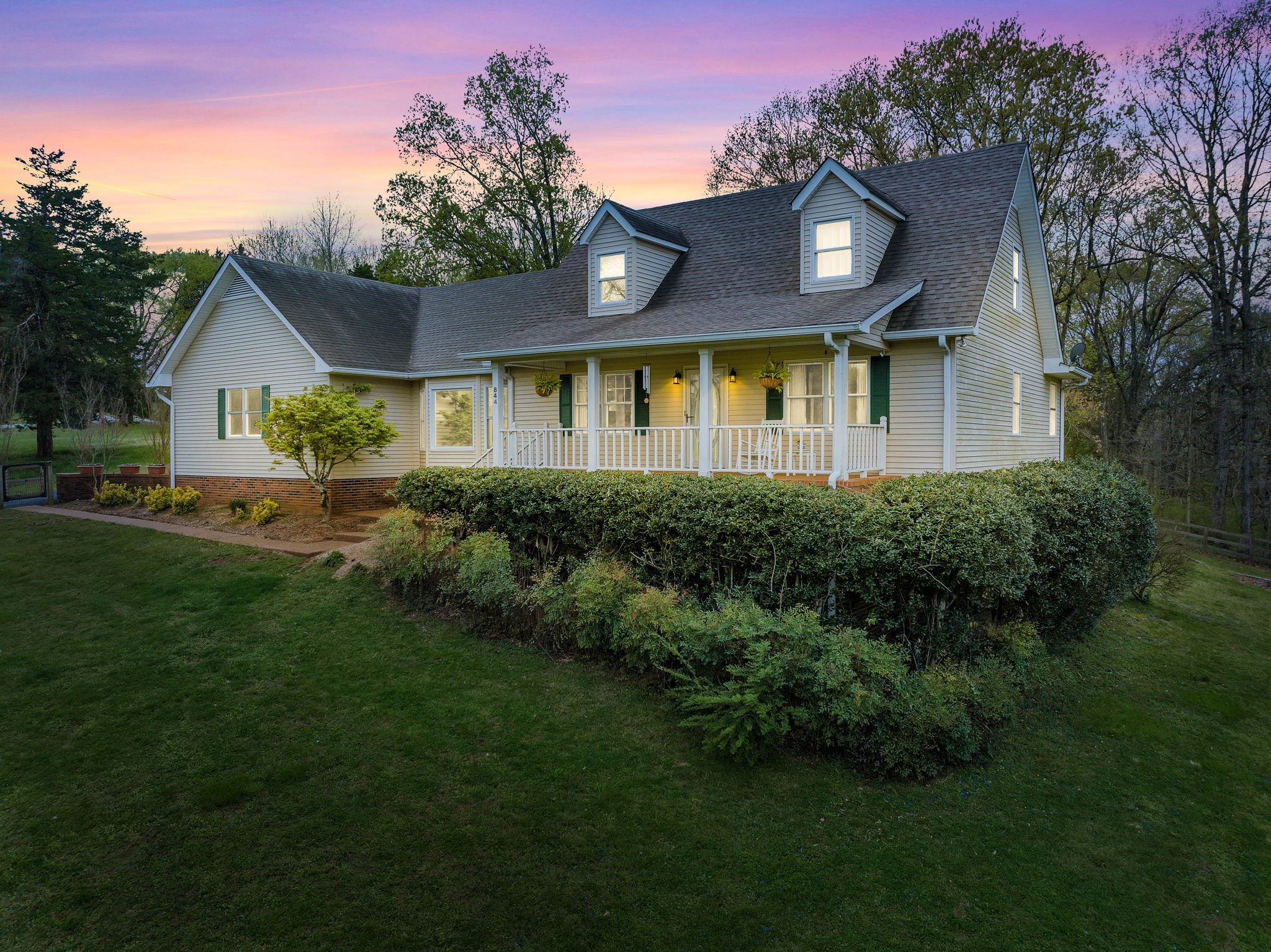 844 Hickory Ridge Trl  