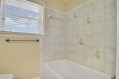 $200,000 | 241 Spring Street, Lake Charles, LA 70605