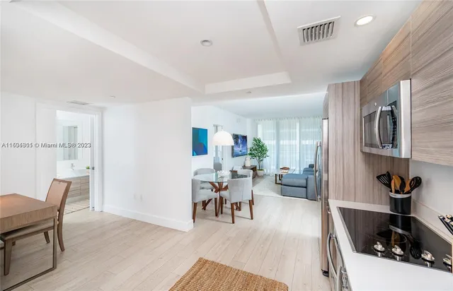 $4,250 | 121 Northeast 34th Street, Unit L402, Miami, FL 33137