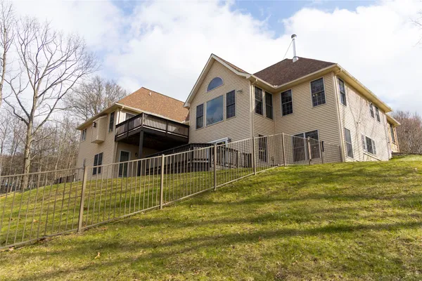 $595,000 | 3 Timberland Drive, Binghamton, NY 13903