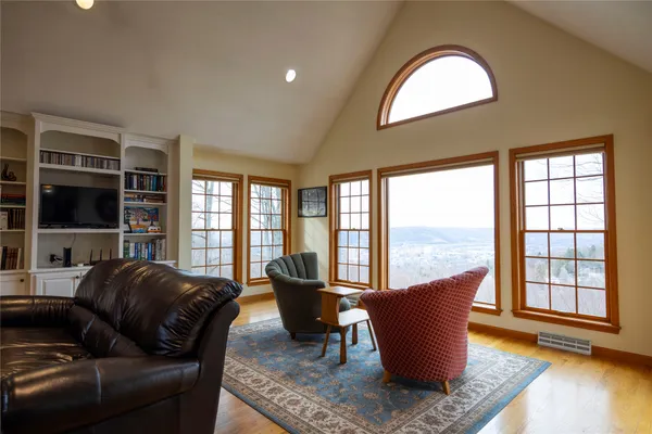 $595,000 | 3 Timberland Drive, Binghamton, NY 13903