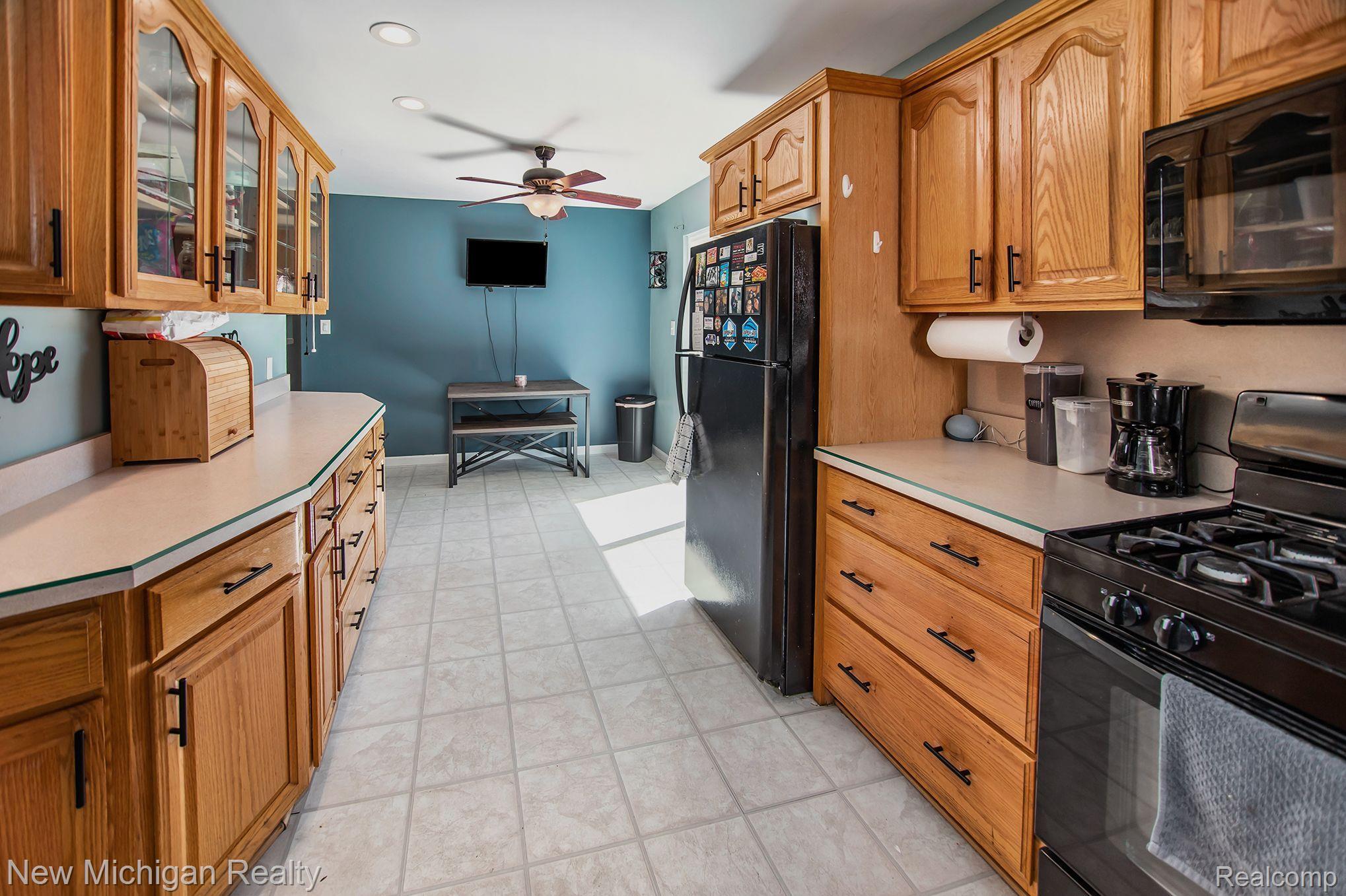 32309 Kelly Road Fraser, MI 48026 - Photo 14 of 21 Gallery Image 14