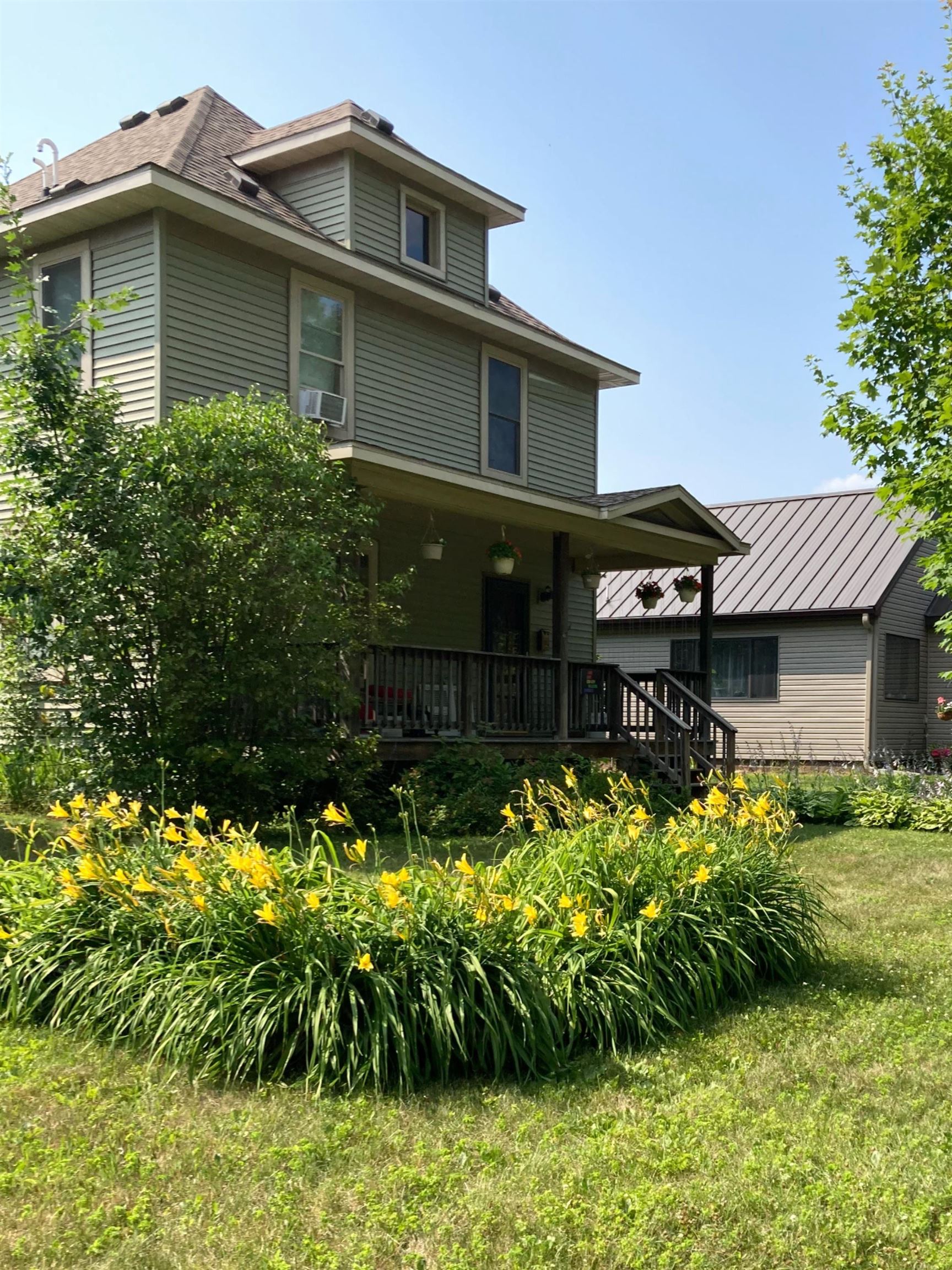 132 Reuter Avenue Rice Lake, WI 54868 - Photo 2 of 29
