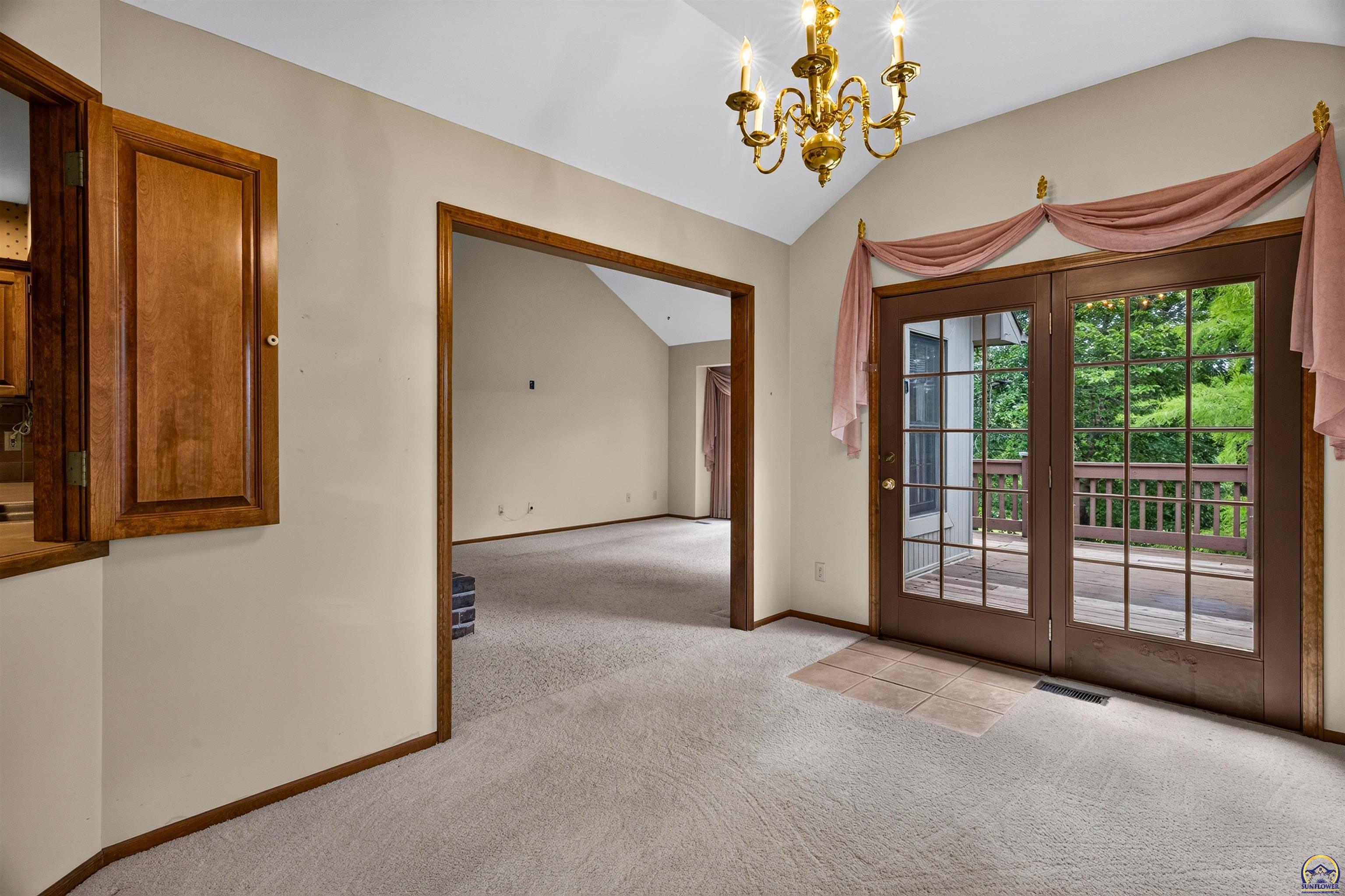 4305 Quail Pointe Road Lawrence, KS 66047 - Photo 13 of 40