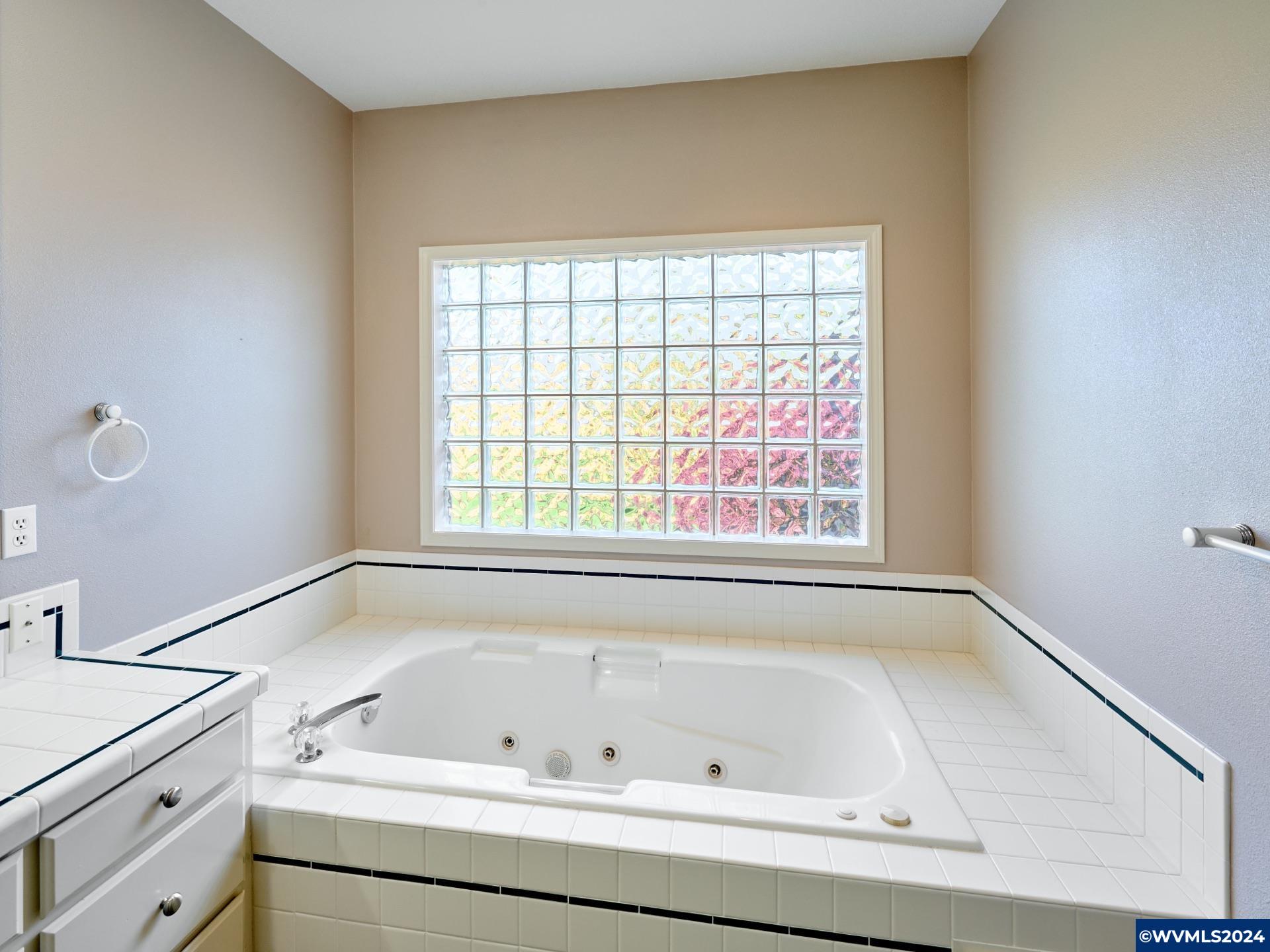 1105 Laurelridge Loop Northeast Keizer, OR 97303 - Photo 22 of 36